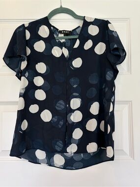 DKNY Women's Navy and White Polka Dot Top Small